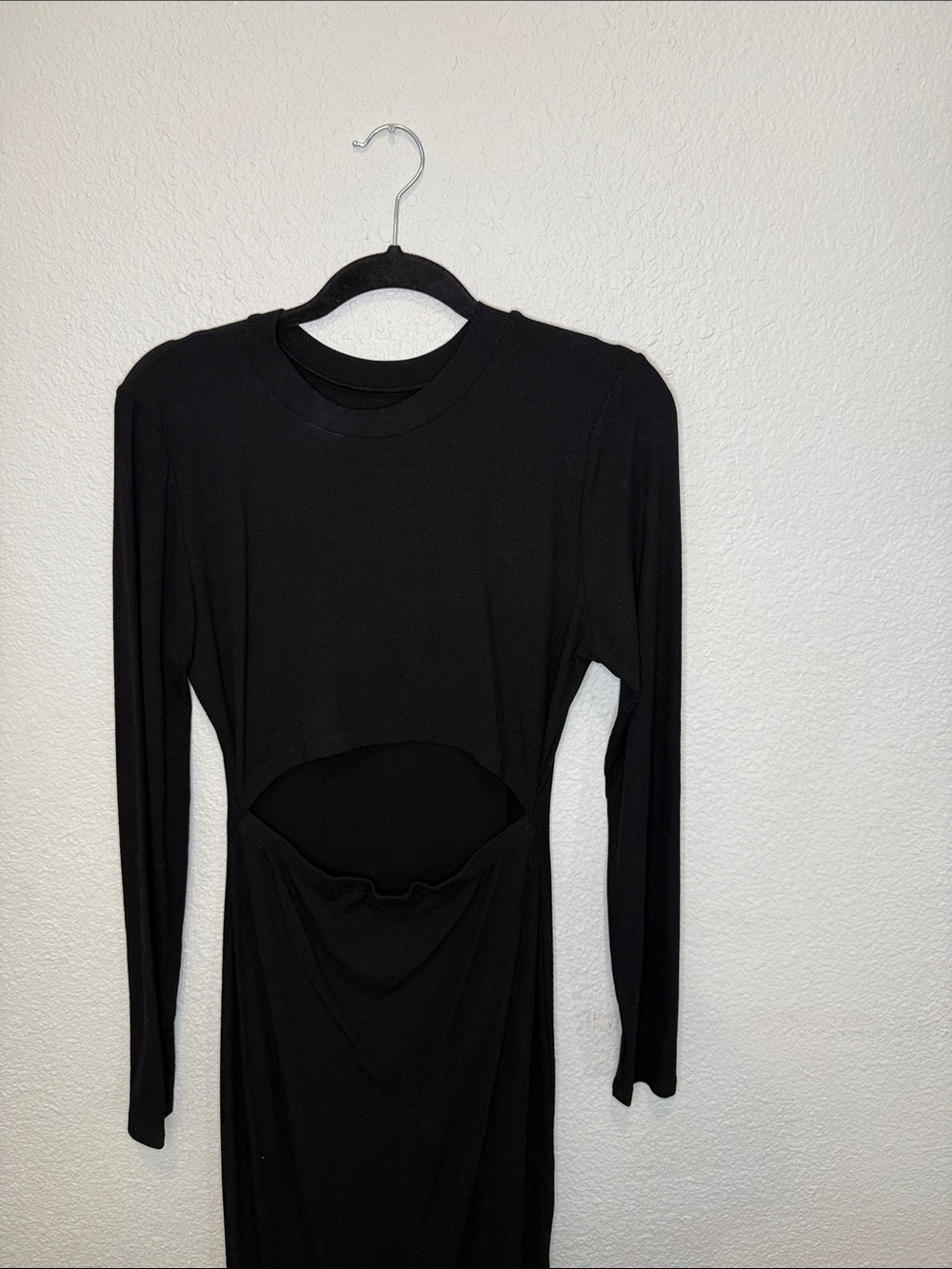 Black Long-Sleeve Cutout Women's Maxi Dress